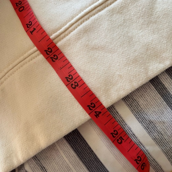 H&M ‘À Paris’ Sweatshirt - Picture 6 of 6